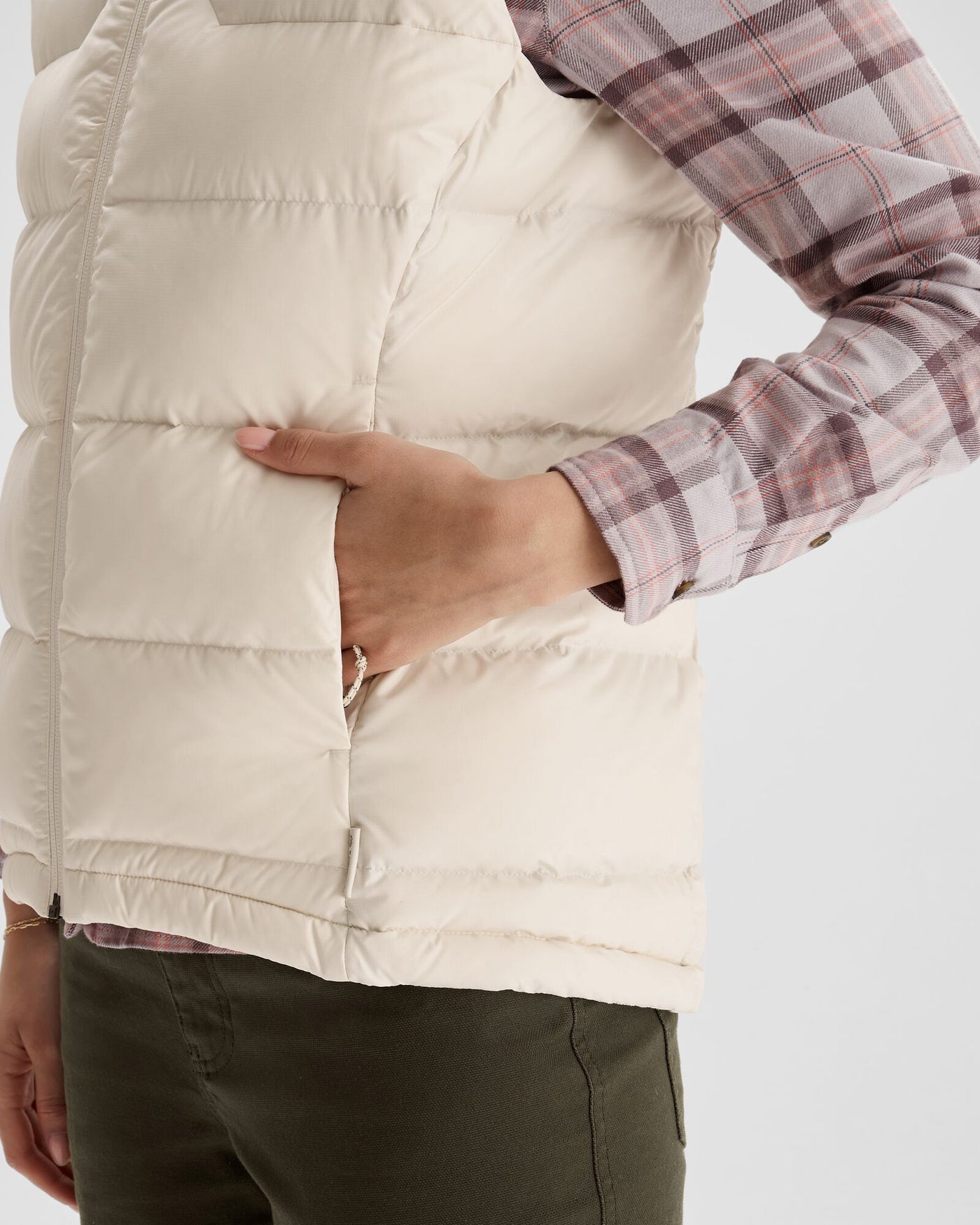 a0960_013_epiq_womens_down_puffer_vest_v2_n_e_1743634819000