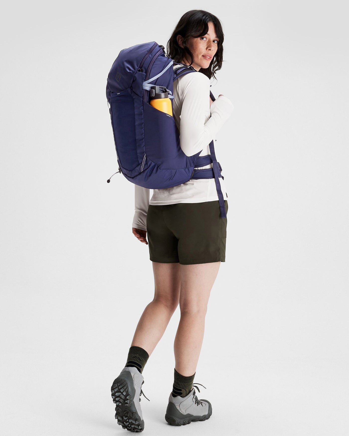 a1468_ofc_valorous_womens_pack_28l_b_1743634411000