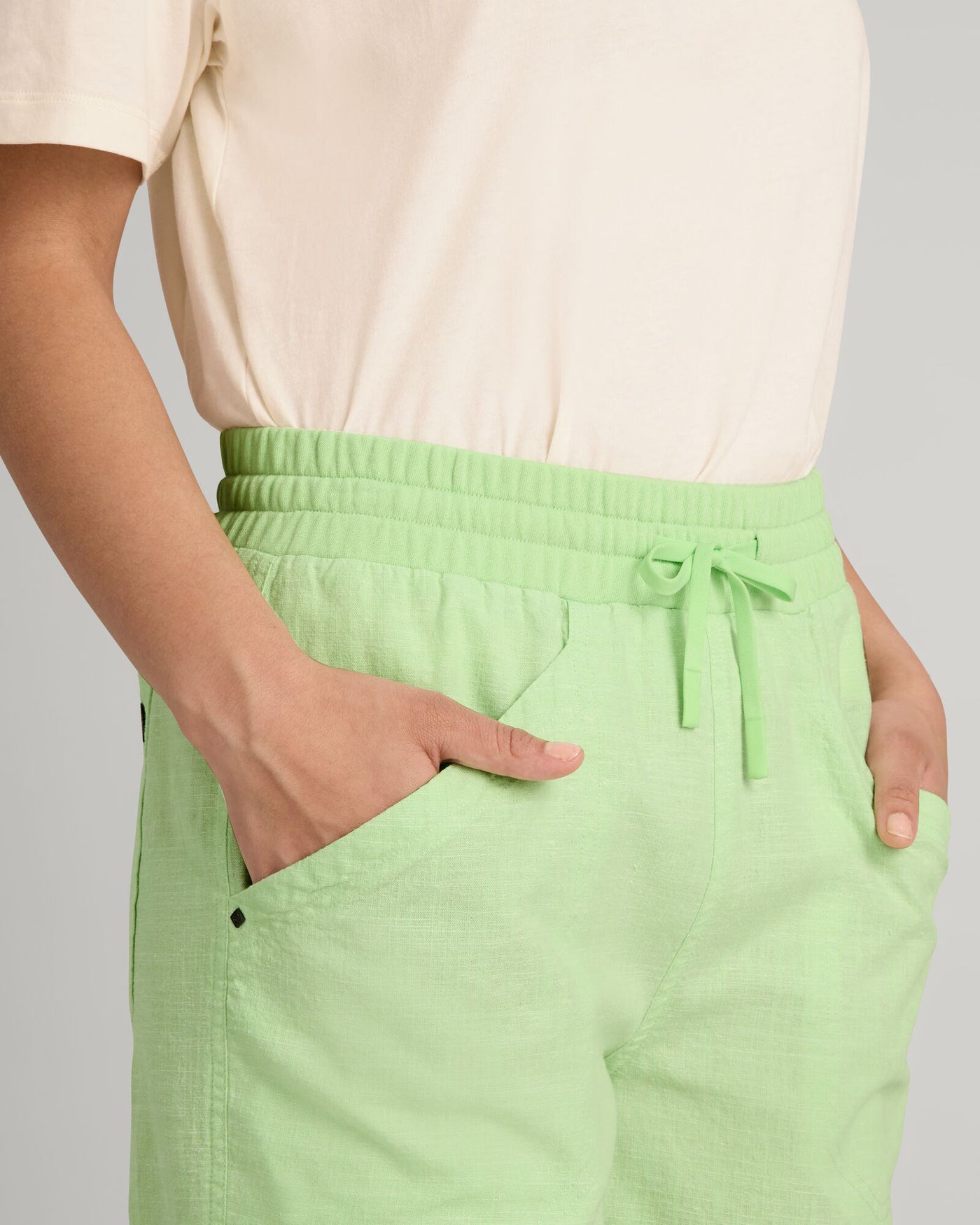 a1662_od8_cardeto_womens_shorts_v2_l_1743634145000