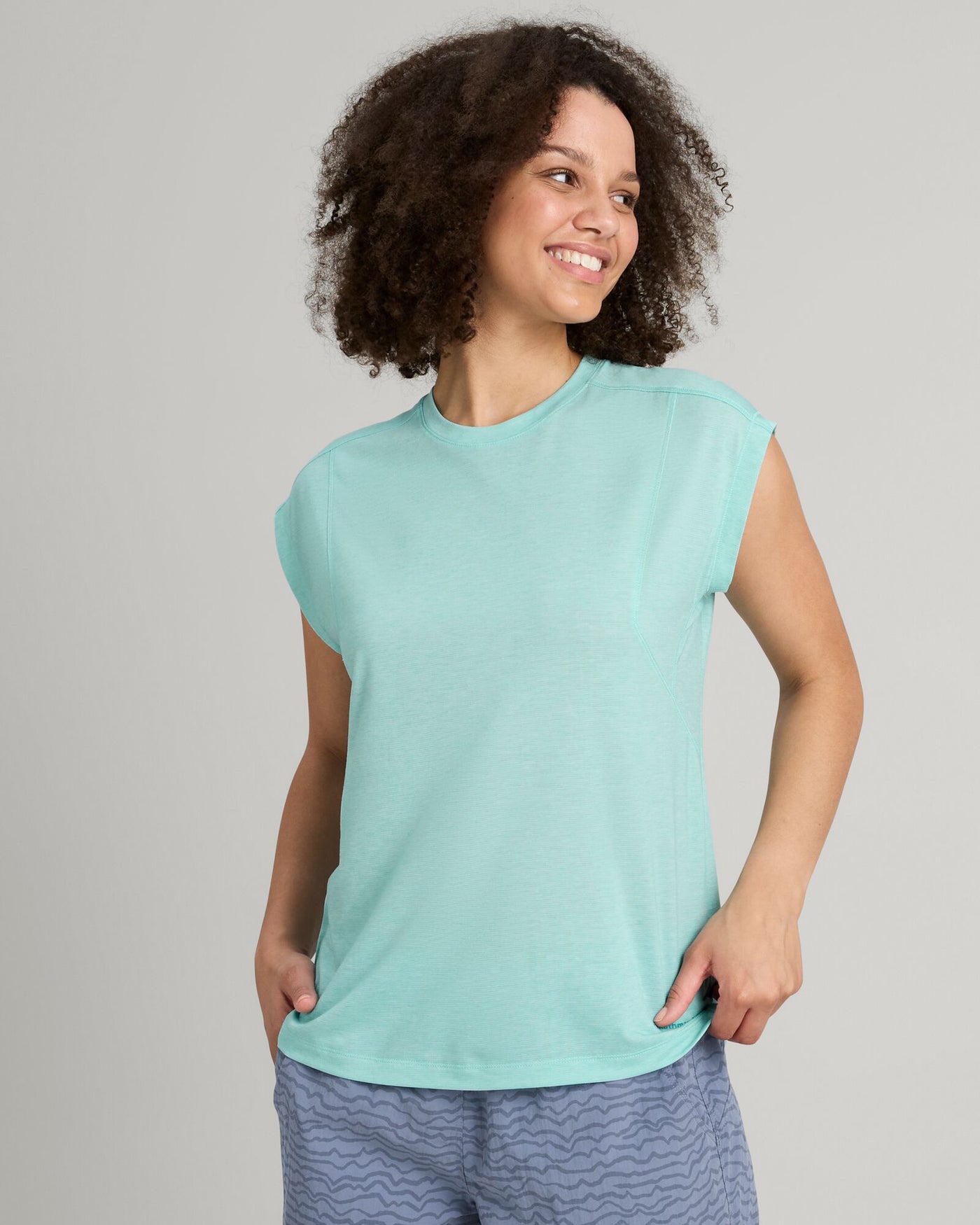 a1721_od3_wdn_go_womens_short_sleeve_tee_gree_a_1743630203000
