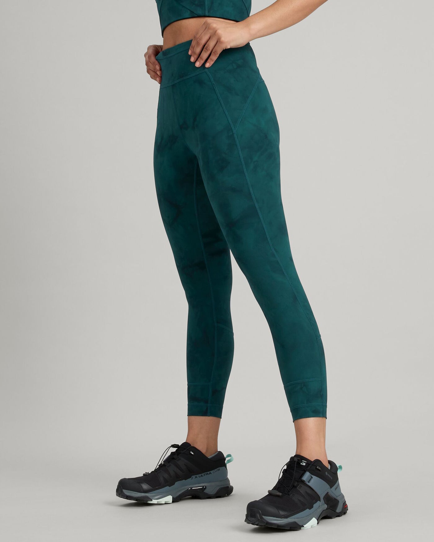a1725_ofj_wdn_move_womens_7_8_legging_green_blue_c_1743633977000