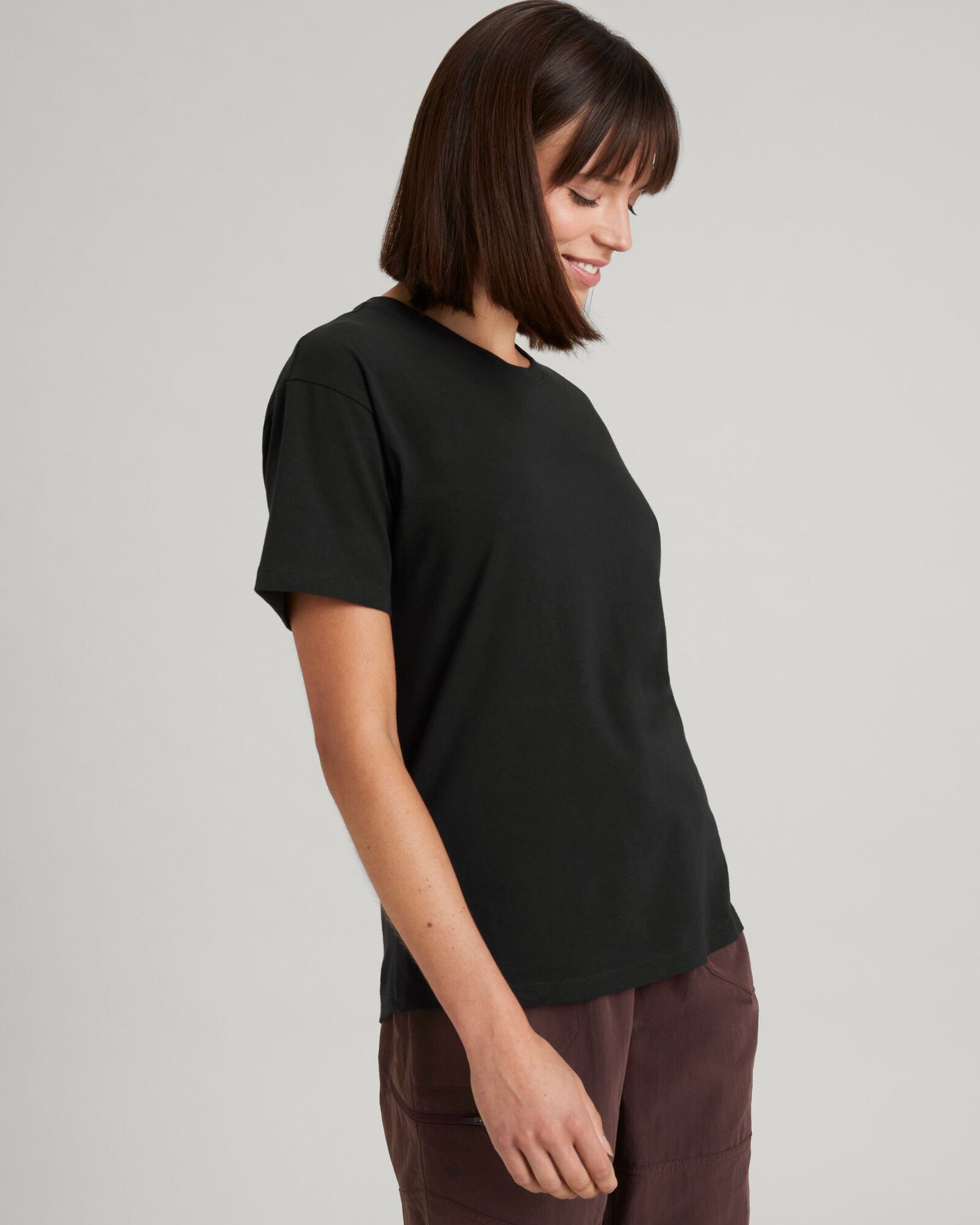 a1763_o4w_kmd_solid_womens_short_sleeve_t_c_1743629920000