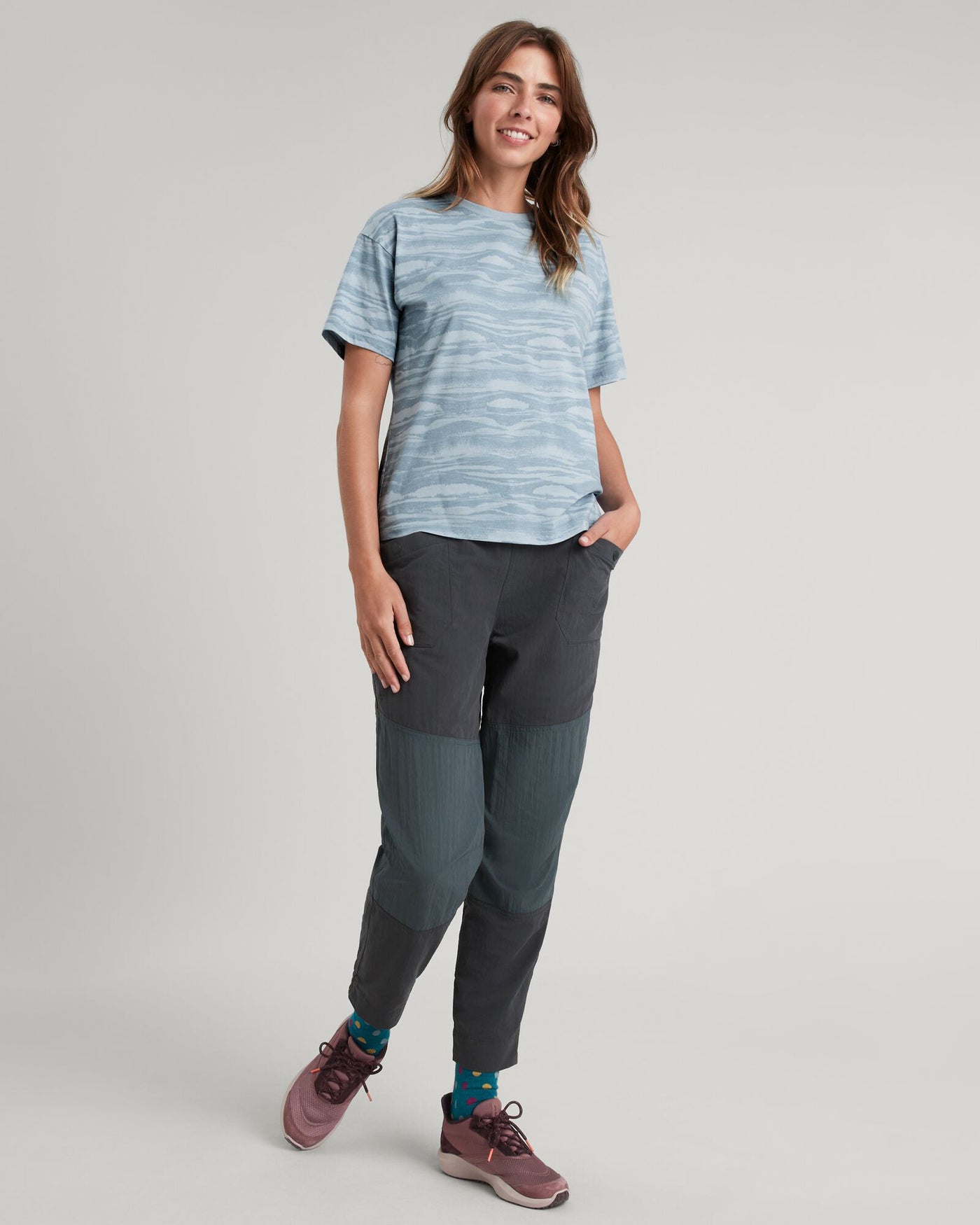 b0263_o98_geo_glitch_womens_short_sleeve_te_b_1743630503000