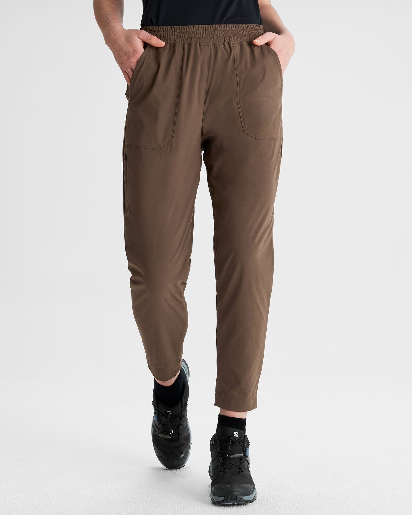 b0498_o4p_miro_womens_tapered_pants_a_1743633612000