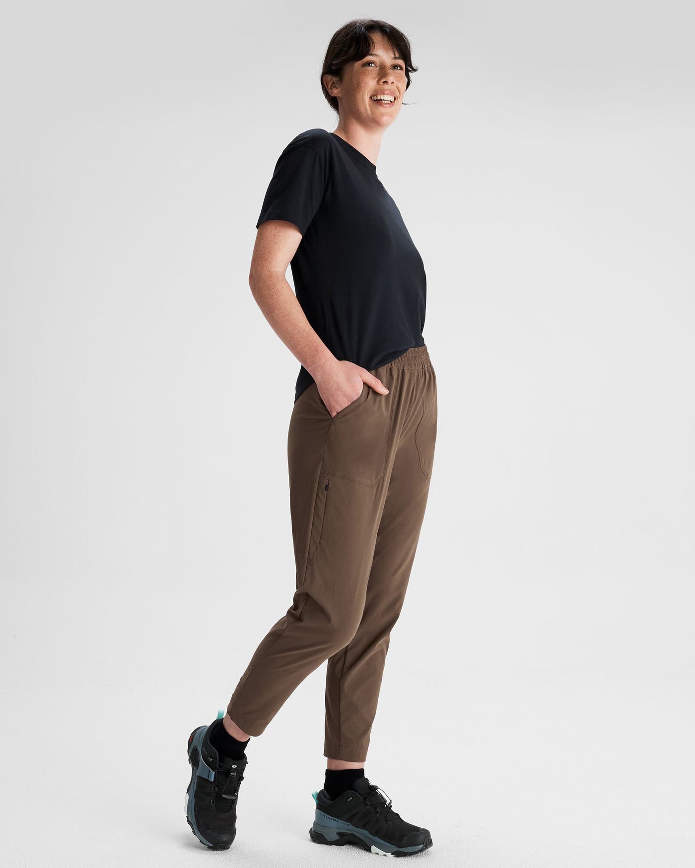 b0498_o4p_miro_womens_tapered_pants_b_1743633612000