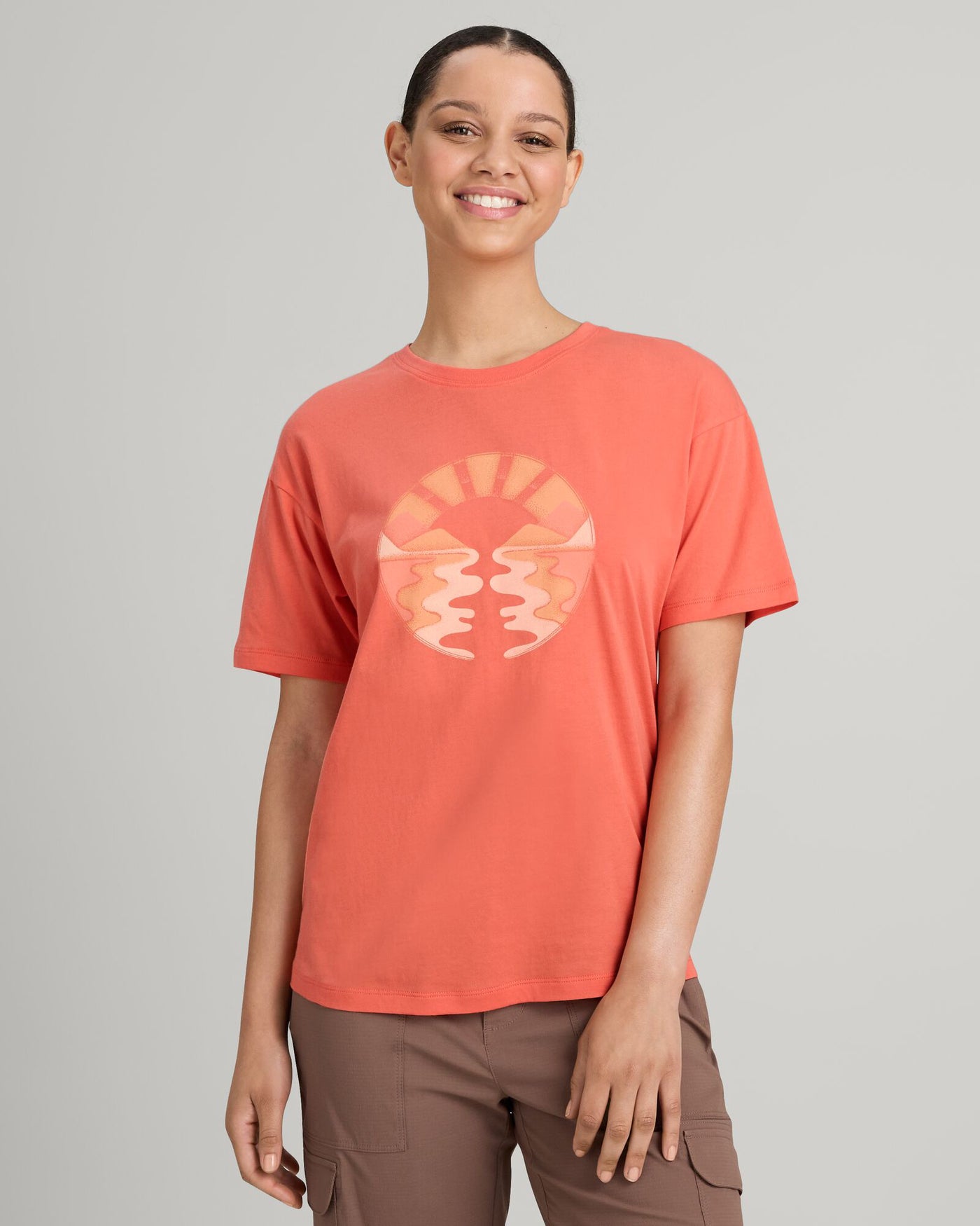 b0502_oei_retro_sunset_womens_organic_cotton_short_sleeve_tee_a_1743629696000