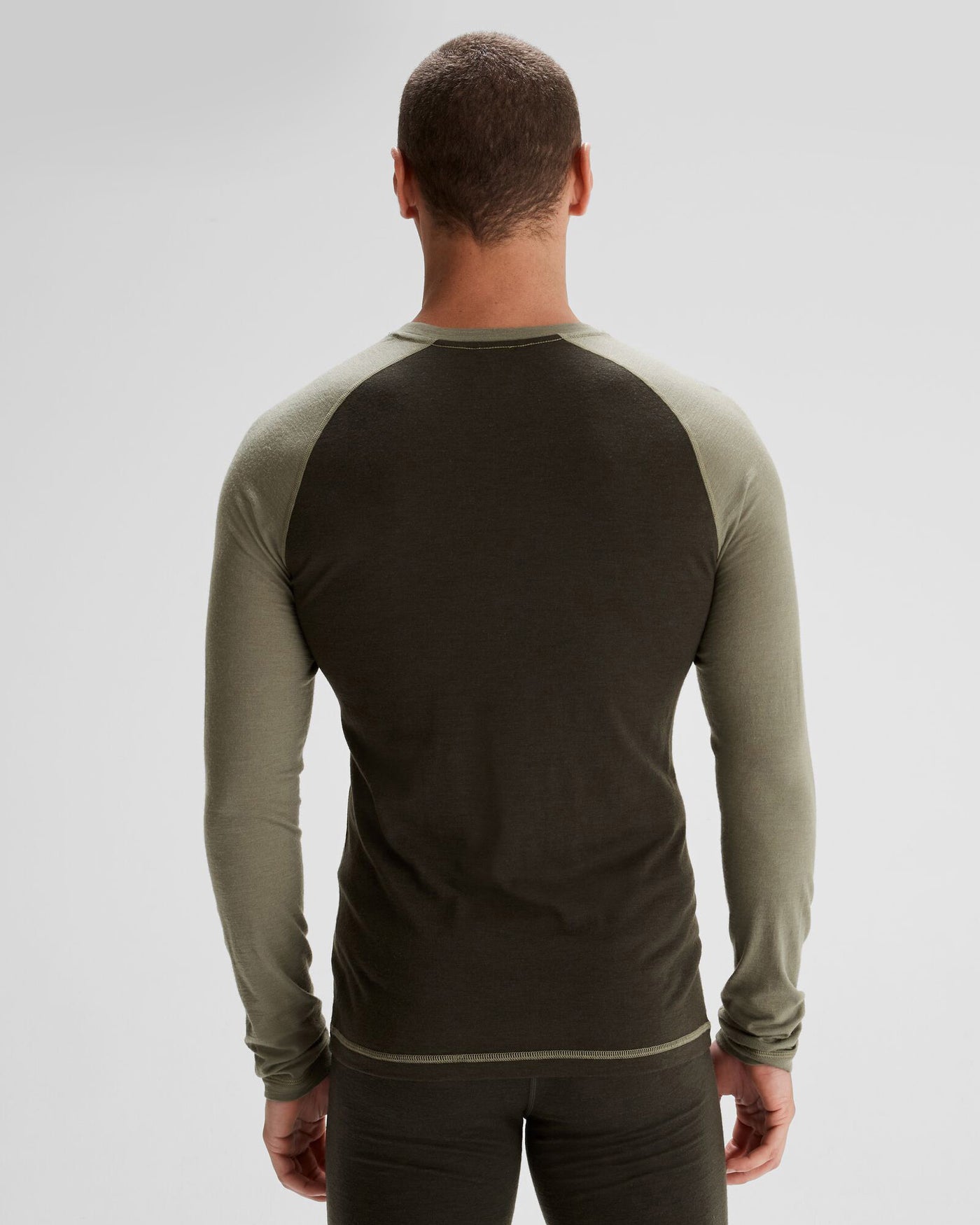 b0543_o9p_k_merino_125_mens_baselayer_long_sleeve_top_d_1743633533000