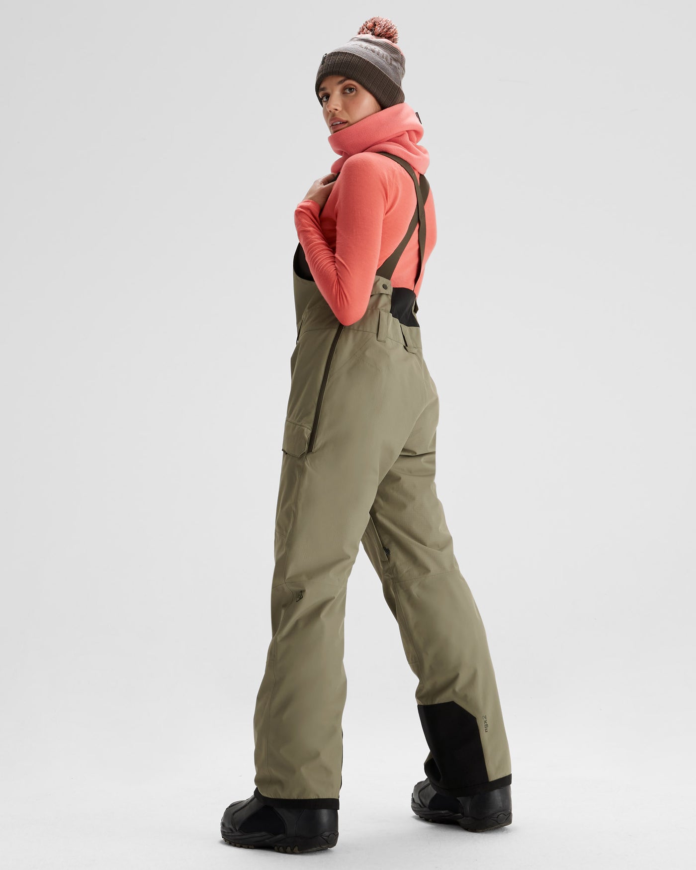 b0562_o4v_pwdr_days_2l_womens_novaloft_snow_bib_m_1743731580000