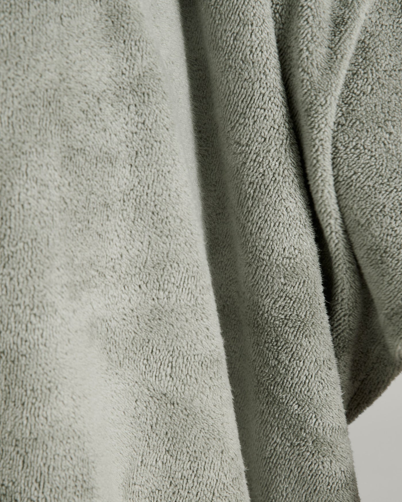 b0580_nz8_hooded_towel_kids_v2_grey_c_1743731693000