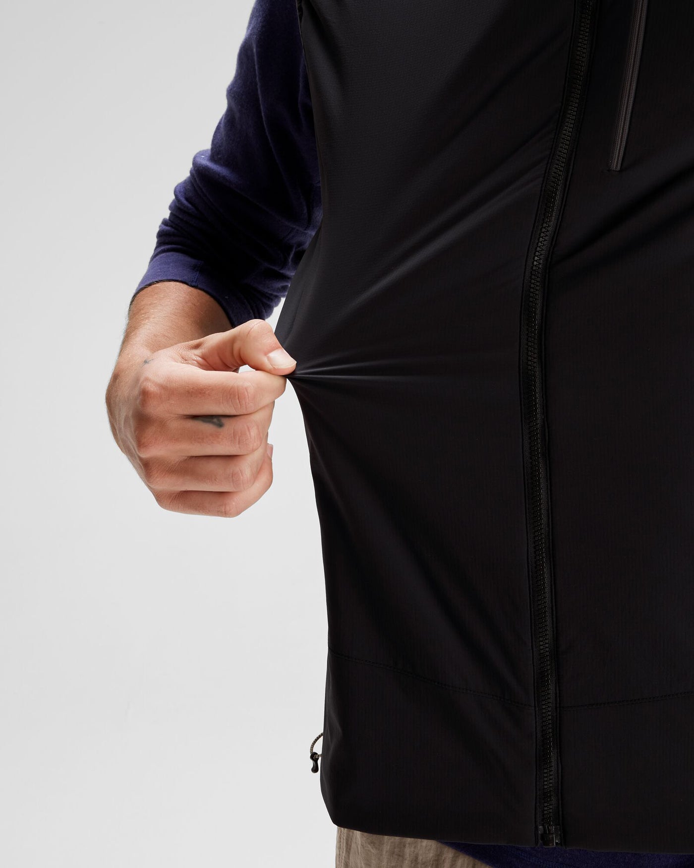 b0615_o4w_seeker_mens_primaloft_active_vest_g_1743633369000