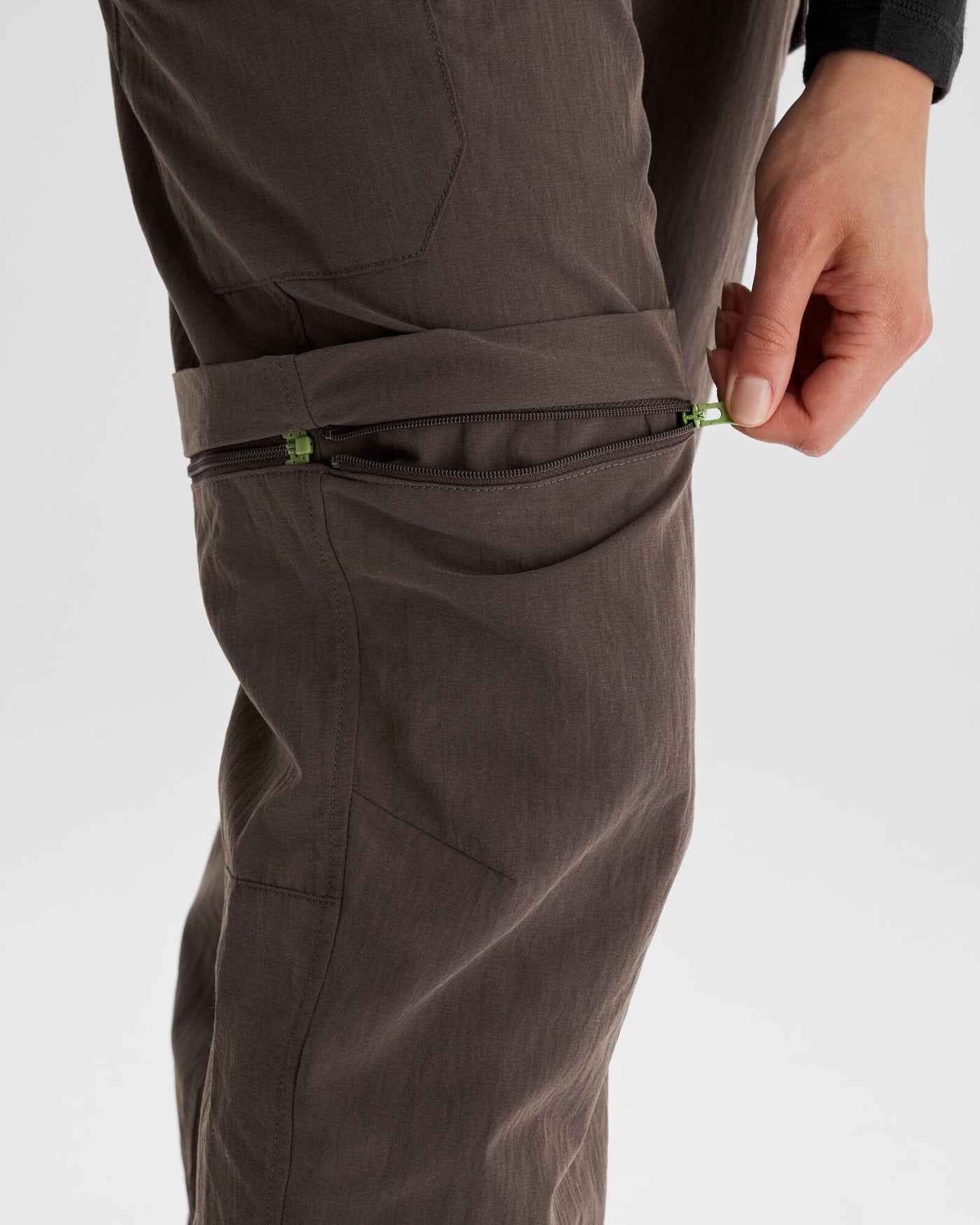 b0639_o4o_evry_day_womens_convertible_pants_f_1743633339000
