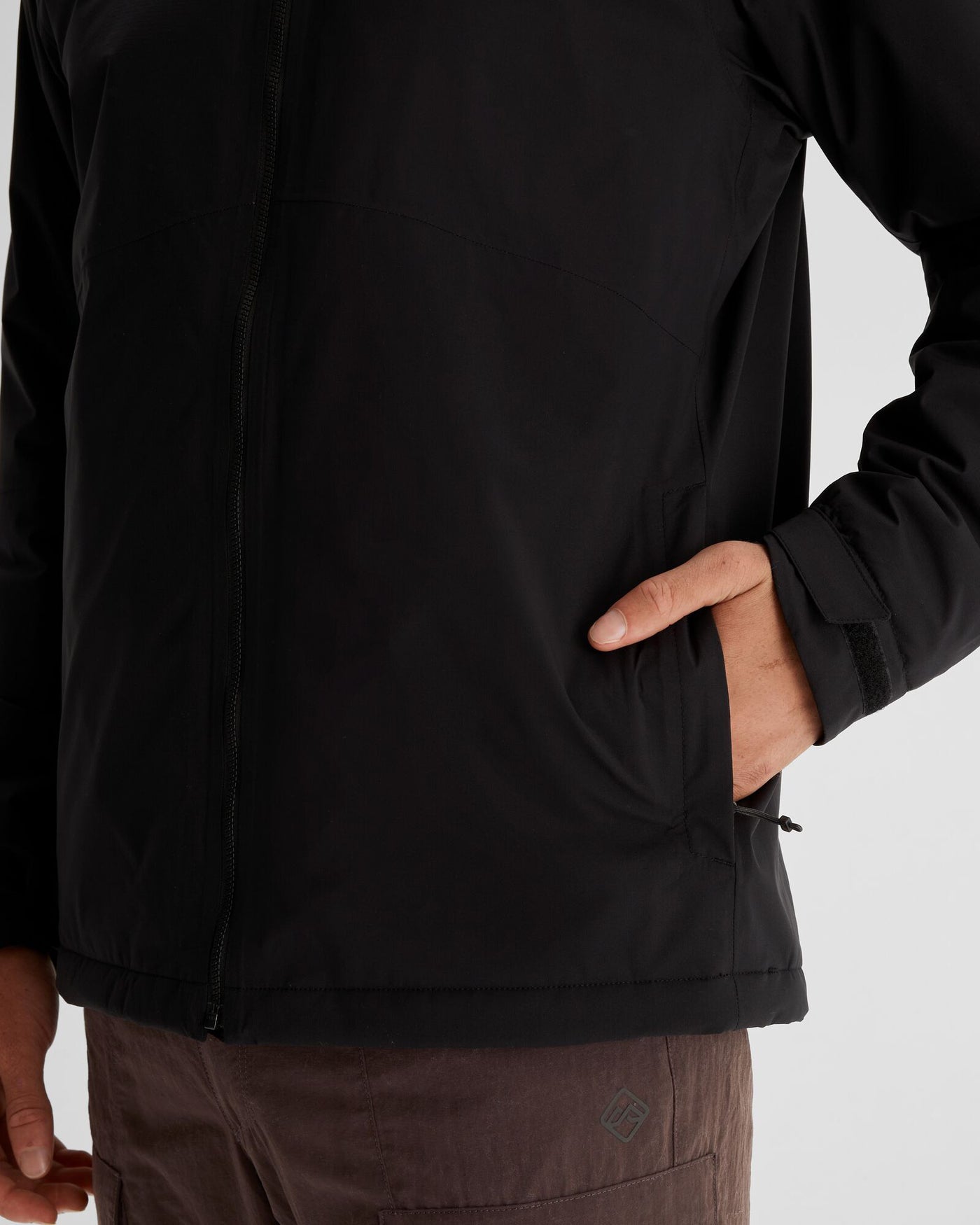 b0649_o4w_trailhead_2l_mens_novaloft_rain_jacket_f_1743633221000
