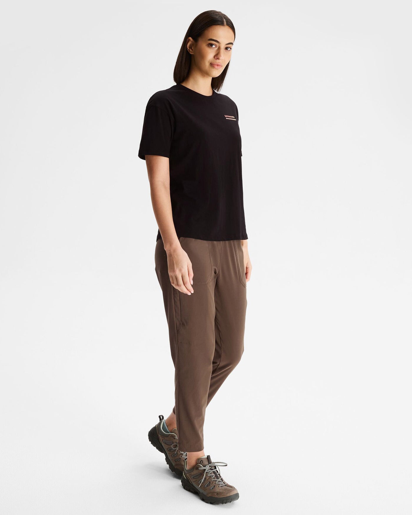 b0757_902_heritage_logo_womens_organic_cotton_short_sleeve_tee_b_1743632835000