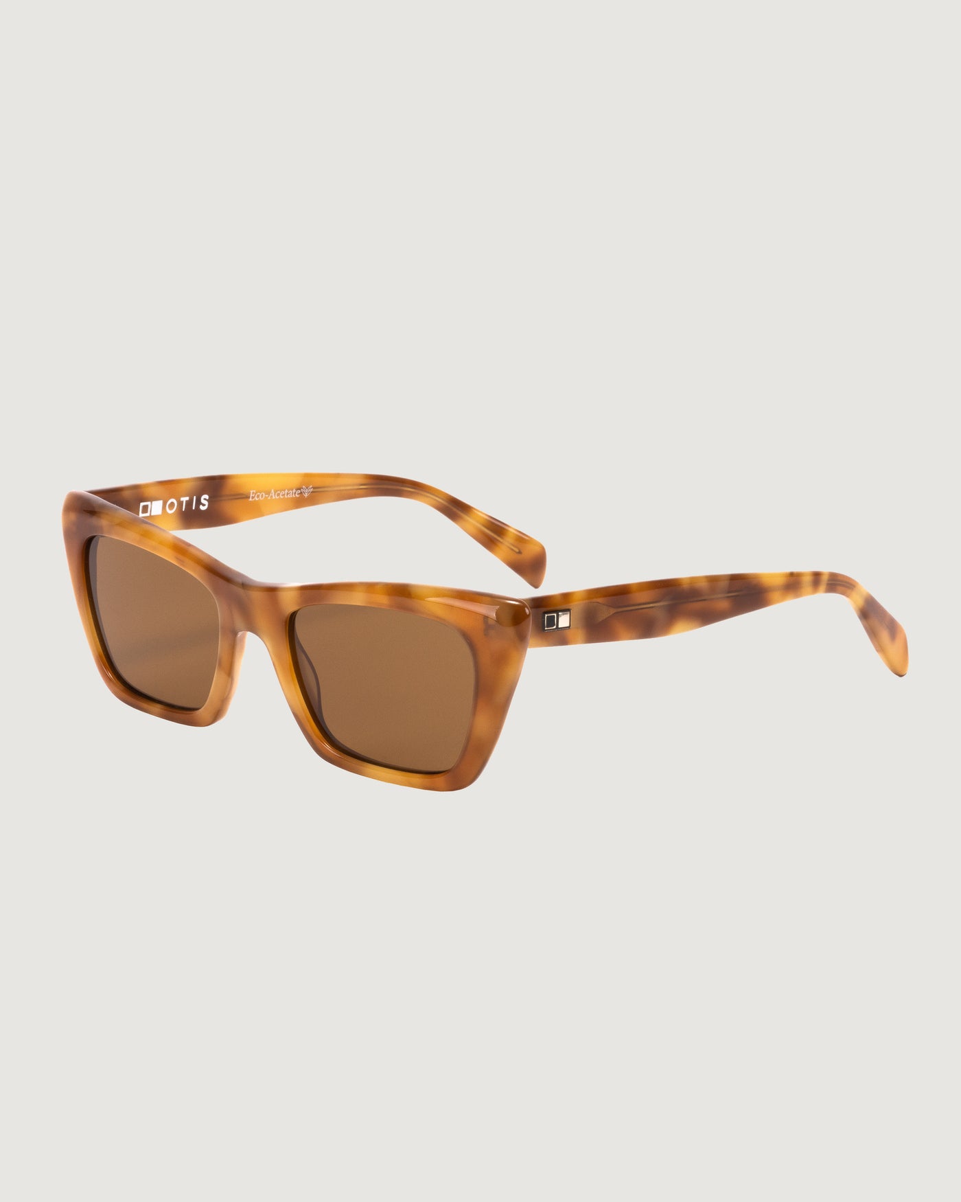 b0831_oio_otis_currents_sunglass_b_1743731802000