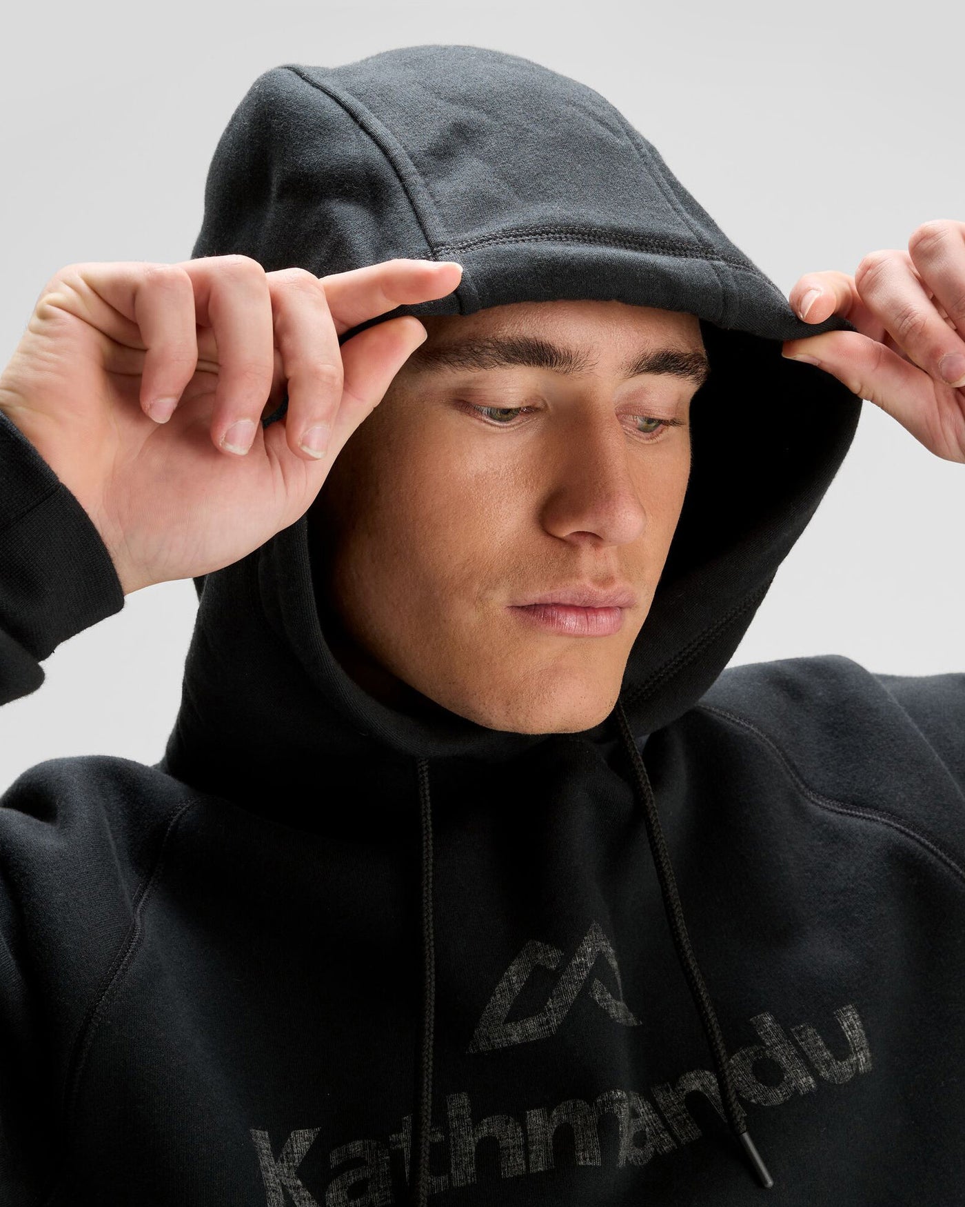 b0847_902_logo_mens_bb_hoodie_e_1743632607000