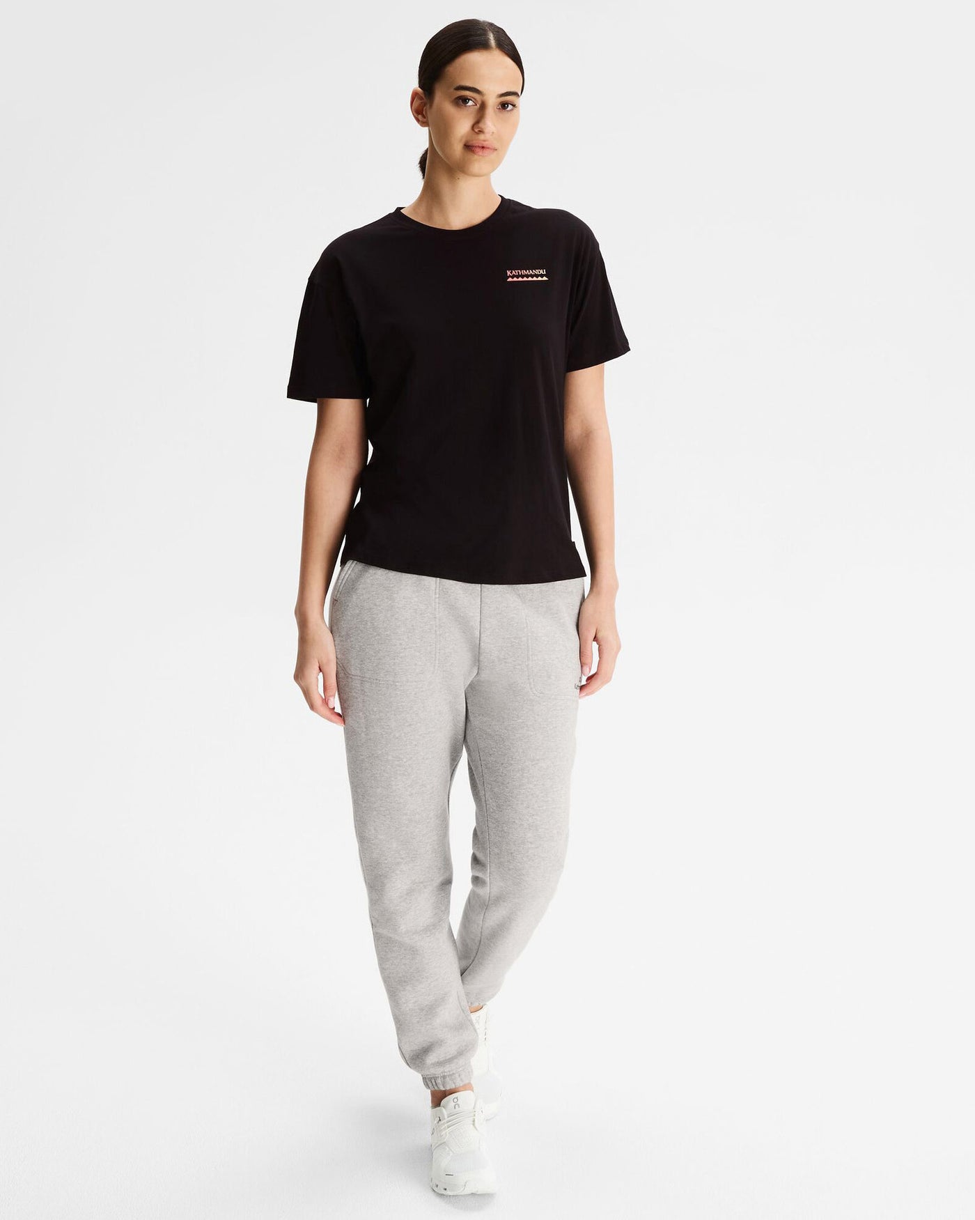 b0867_a54_women-s_logo_bb_jogger_b_1743632568000