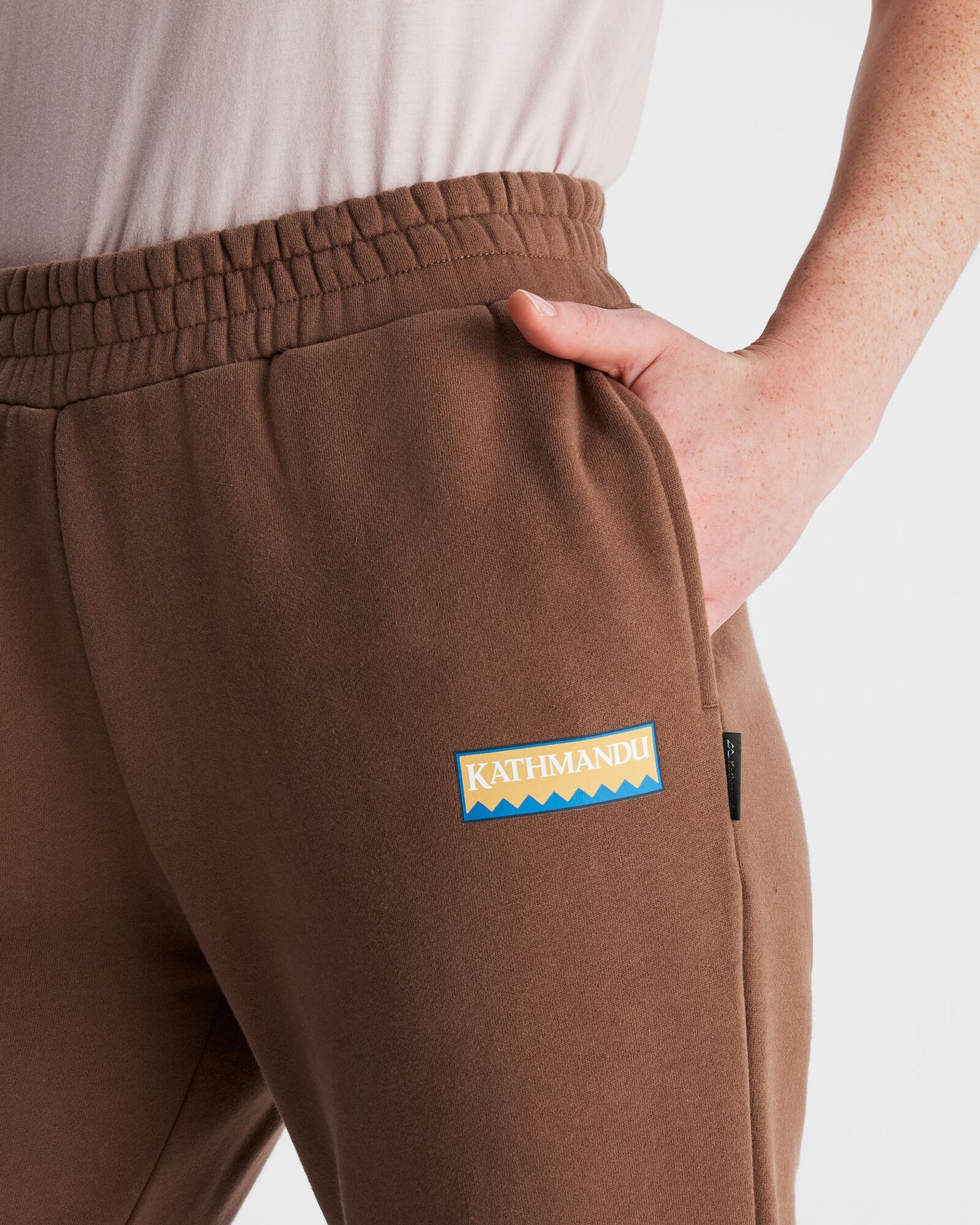 b0988_813_logo_womens_heritage_bb_joggers_d_1744345966000