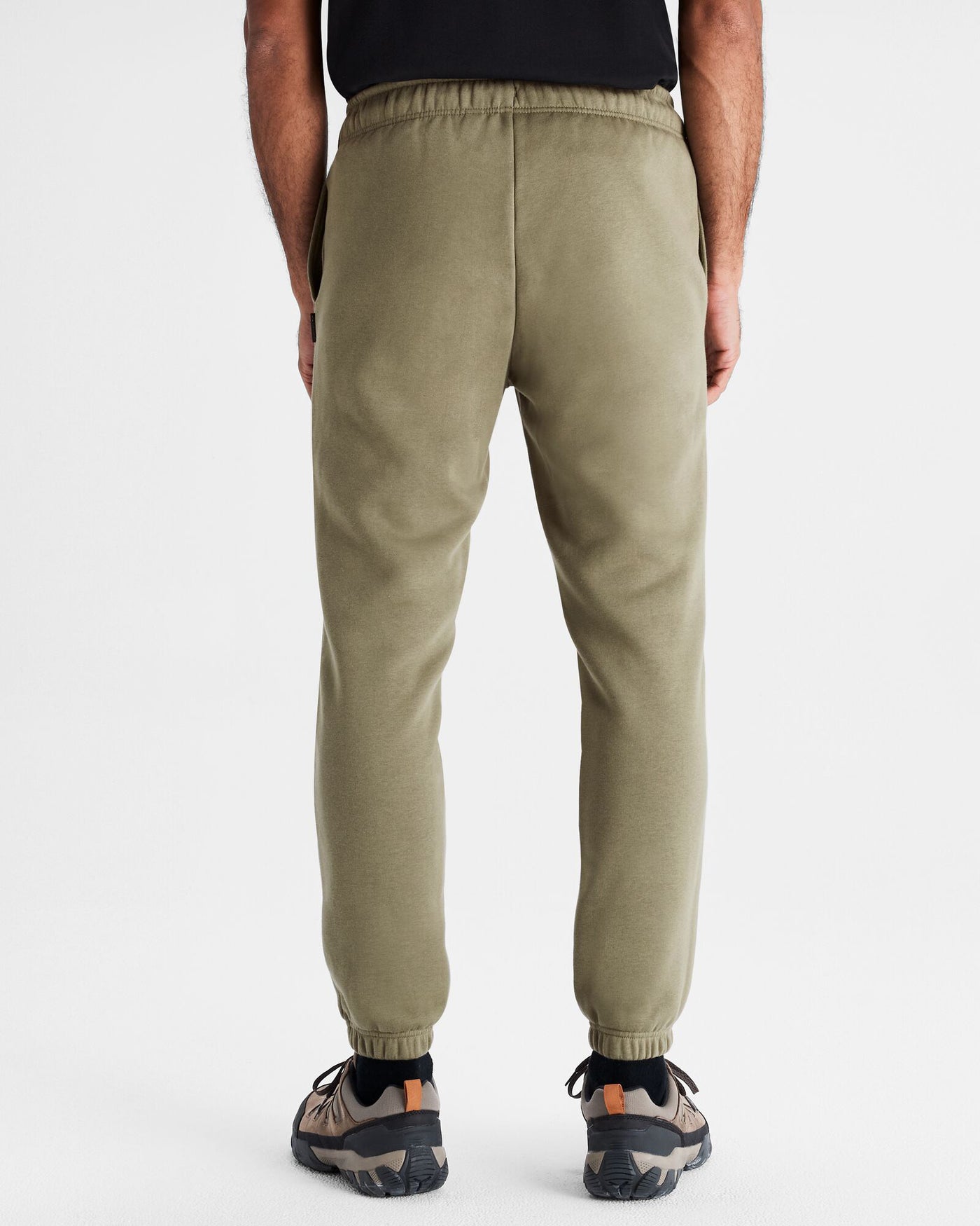 b0989_o4v_logo_mens_heritage_bb_joggers_c_1743632437000