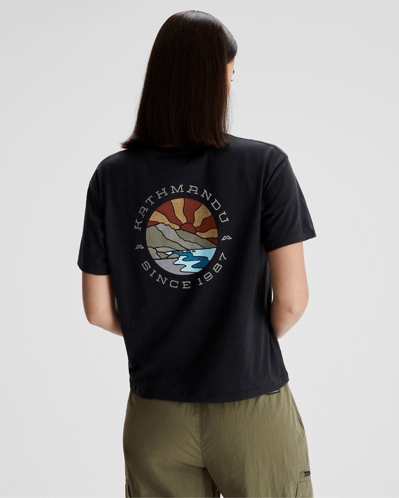 b0994_902_womens_sunburst_logo_organic_cotton_short_sleeve_t_c_1743632429000