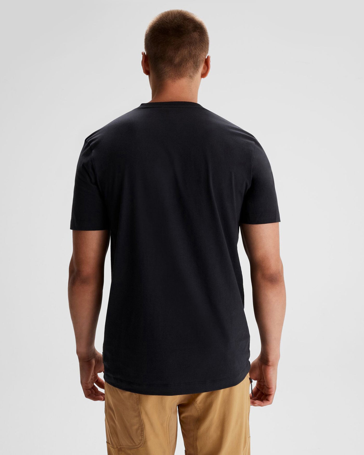 b0995_902_mens_70s_logo_organic_cotton_short_sleeve_t_c_1743632401000