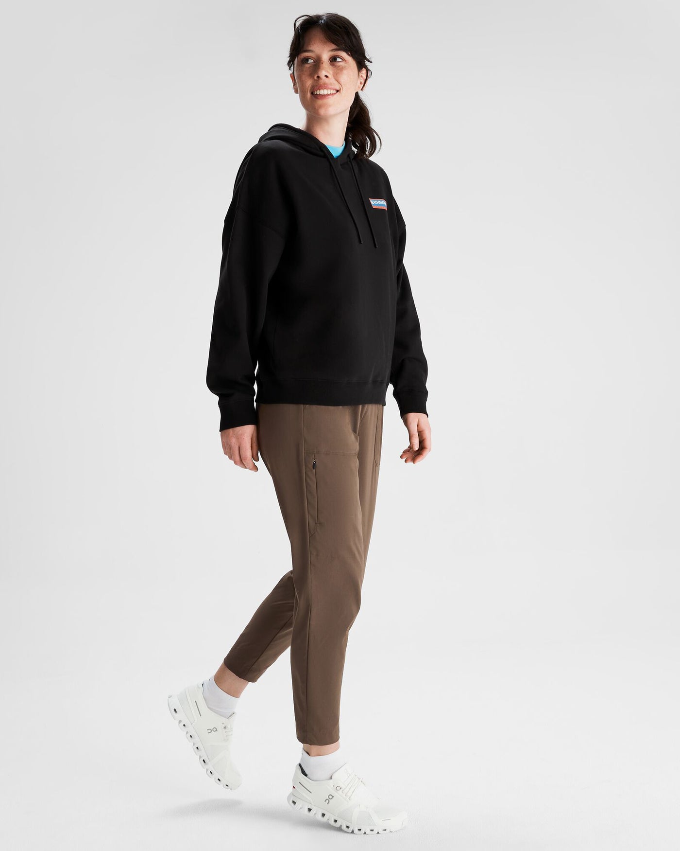 b1069_o4w_heritage_logo_womens_slouchy_lt_bb_hoodie_b_1744346279000