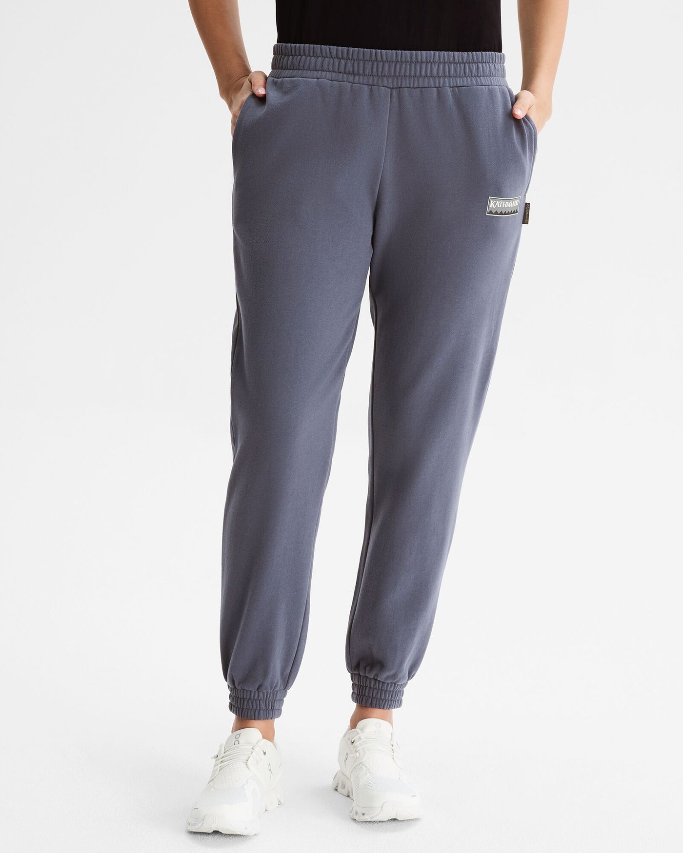 b1071_oji_heritage_logo_womens_slouchy_lt_bb_jogge_a_1744345954000