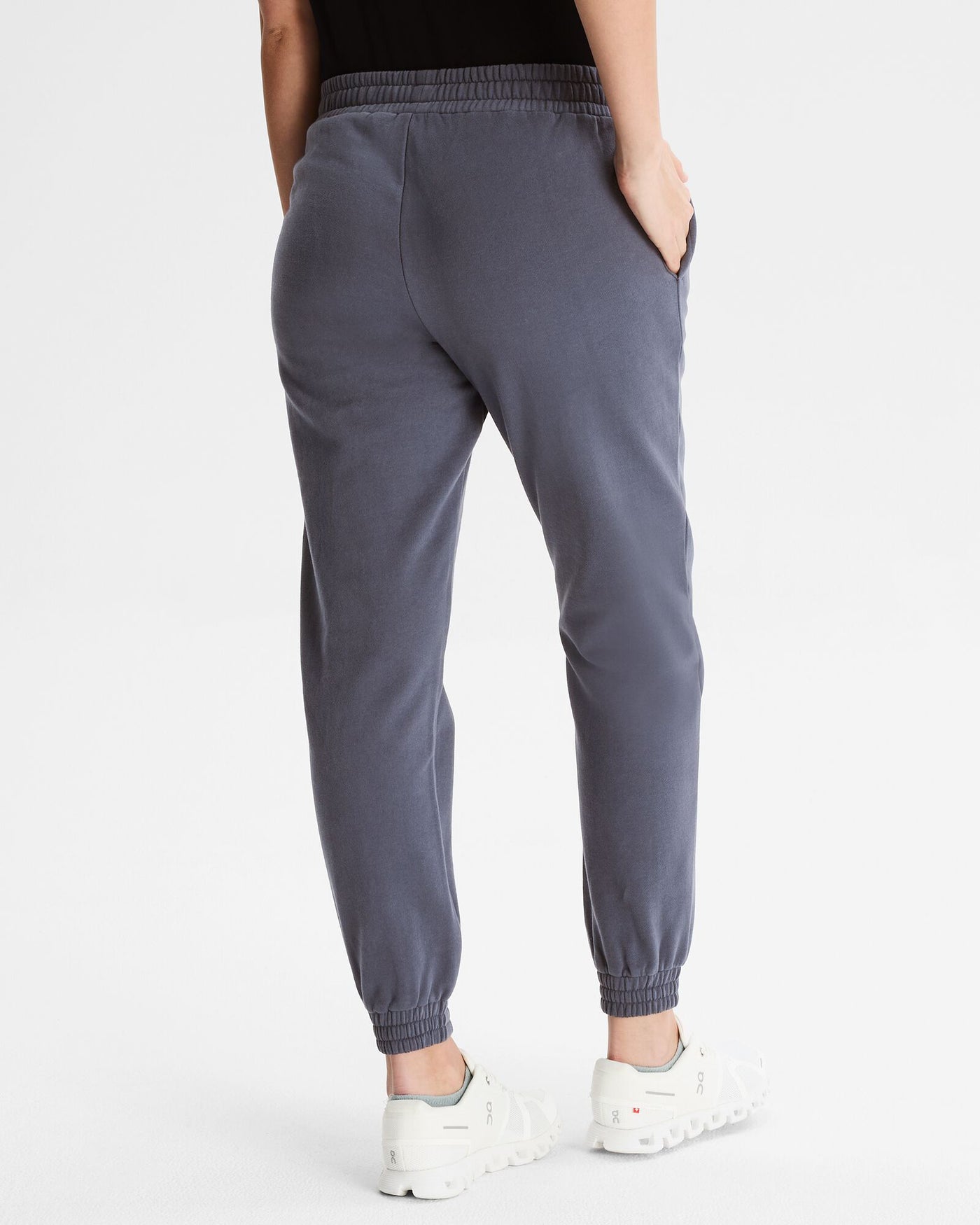 b1071_oji_heritage_logo_womens_slouchy_lt_bb_jogge_c_1744345990000